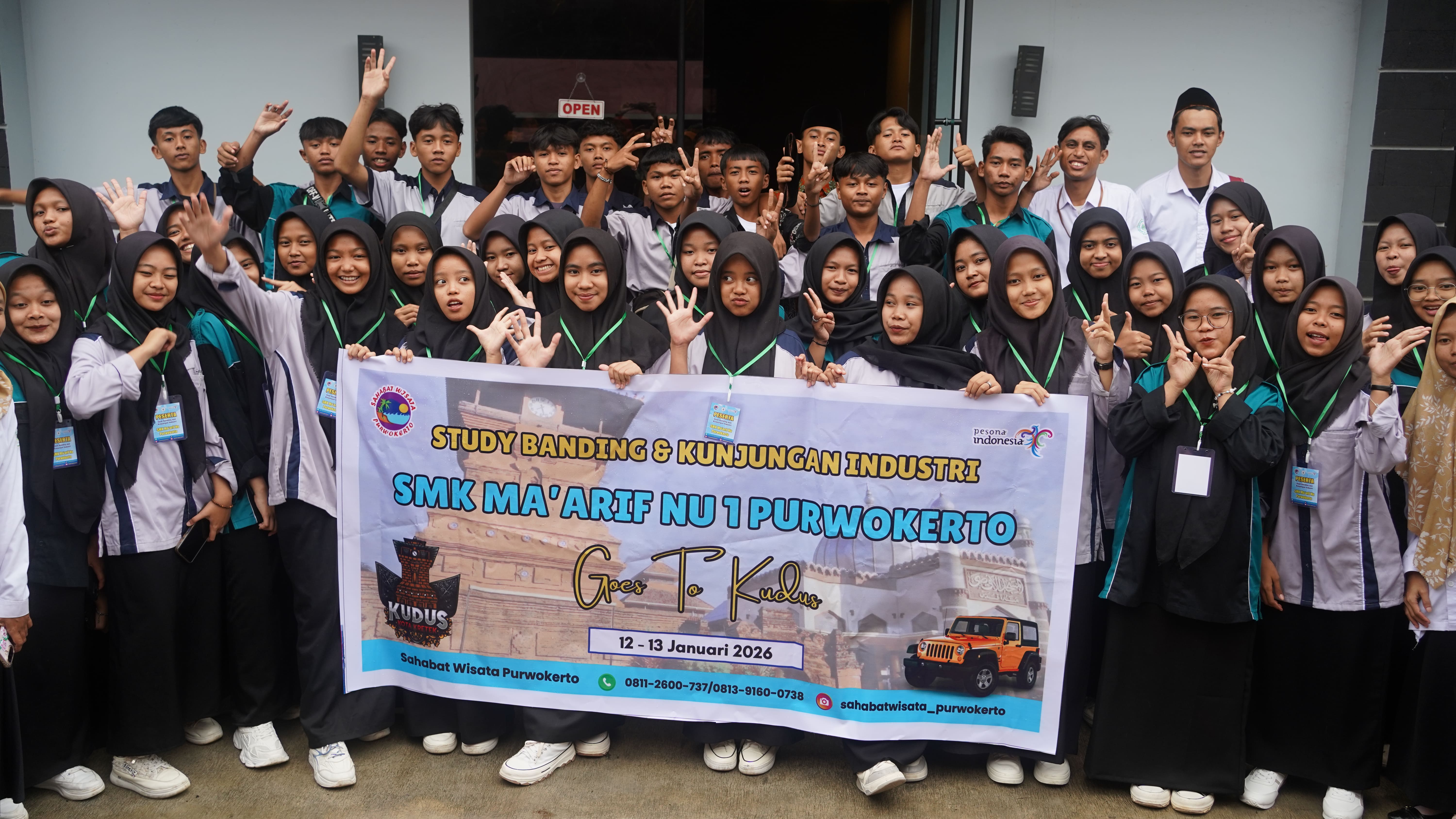 Kunjungan Industri SMK Ma'arif NU 1 Purwokerto ke SMK PGRI 2 Kaliwungu Kudus